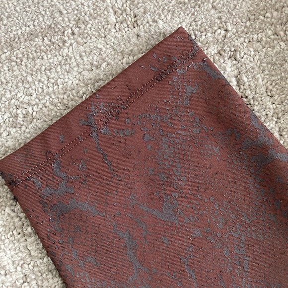 Simply Vera Vera Wang Snake Print Leggings - Picture 3 of 8